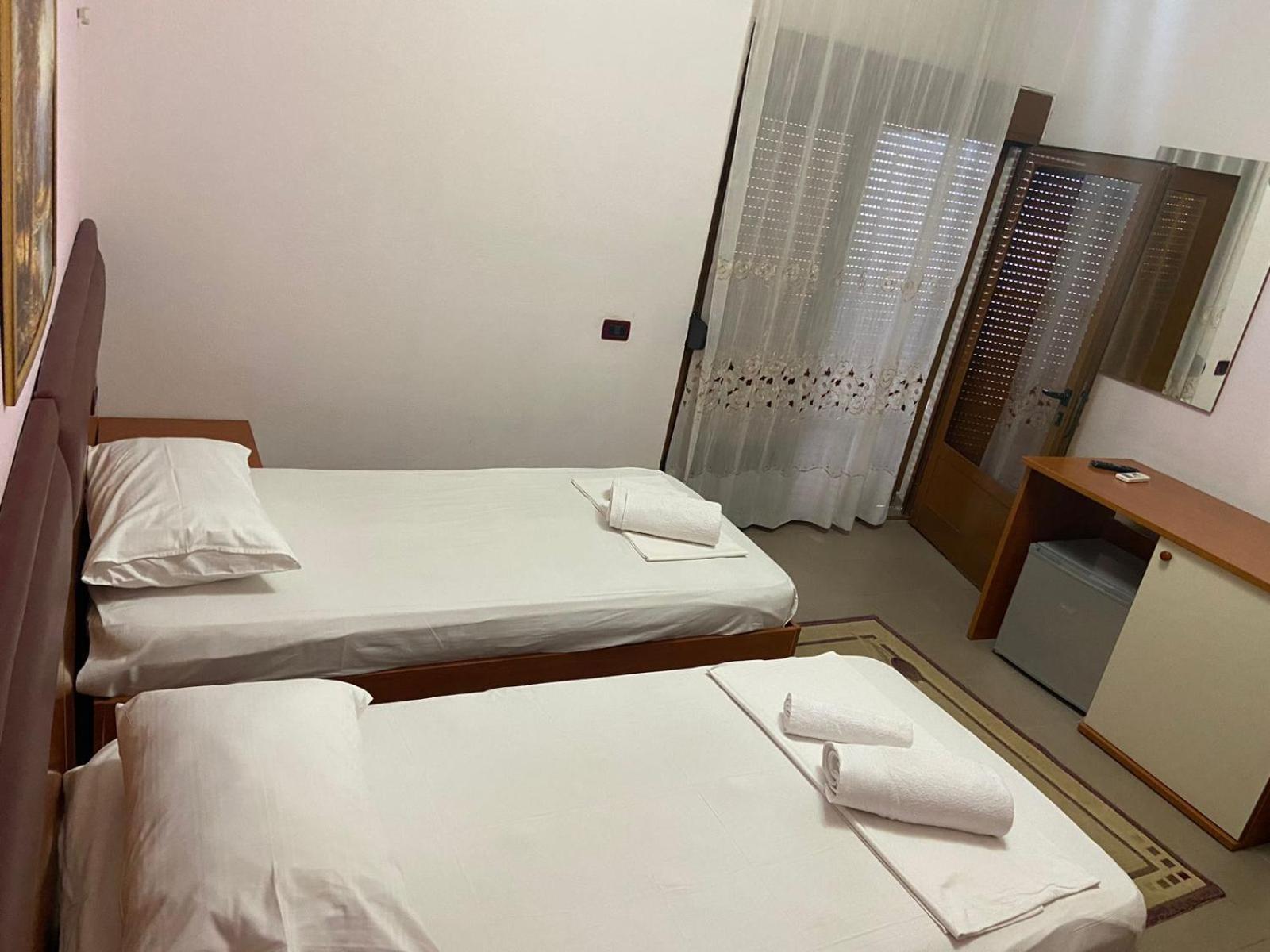 Vlorë Hotel Edland מראה חיצוני תמונה