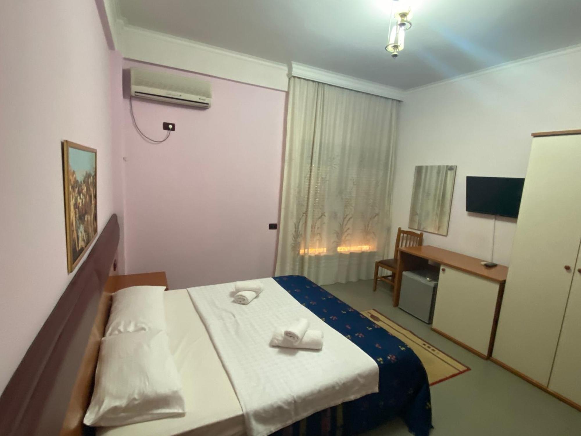 Vlorë Hotel Edland מראה חיצוני תמונה