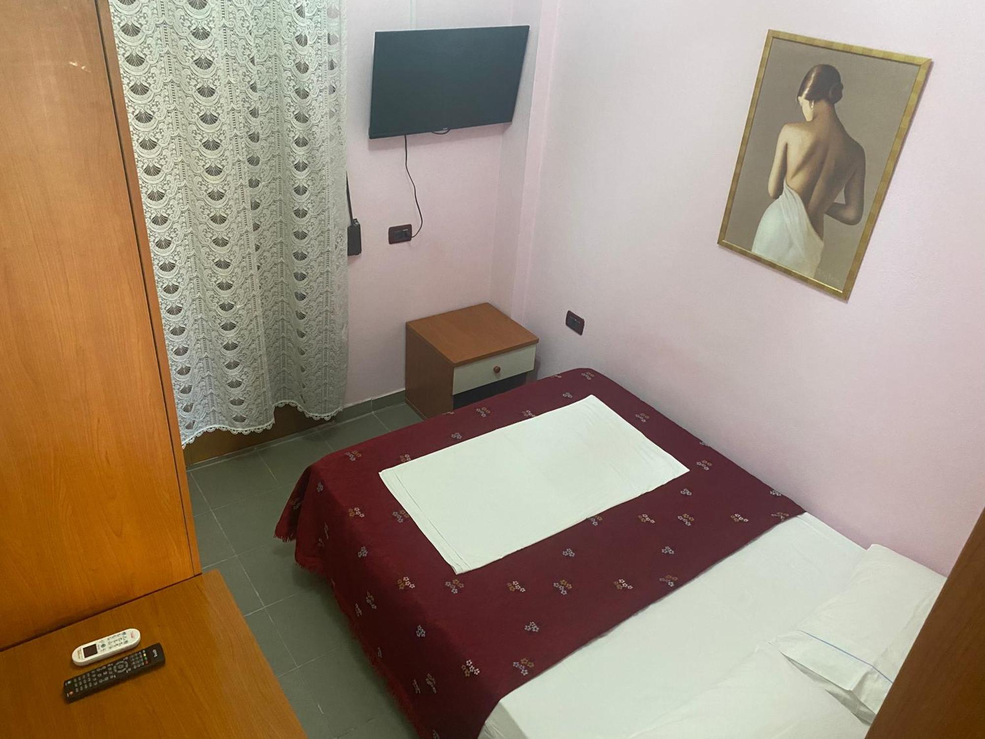 Vlorë Hotel Edland מראה חיצוני תמונה