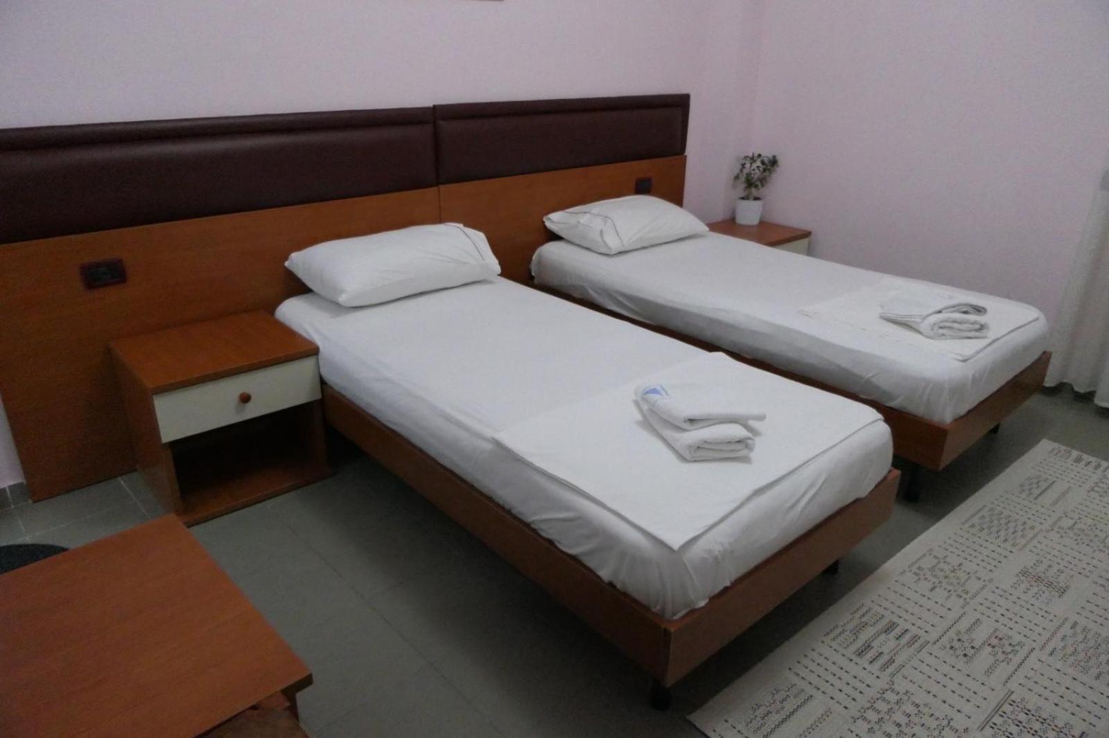 Vlorë Hotel Edland מראה חיצוני תמונה