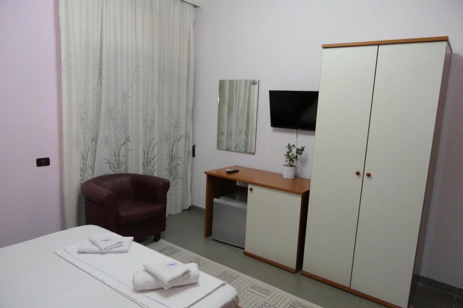 Vlorë Hotel Edland מראה חיצוני תמונה