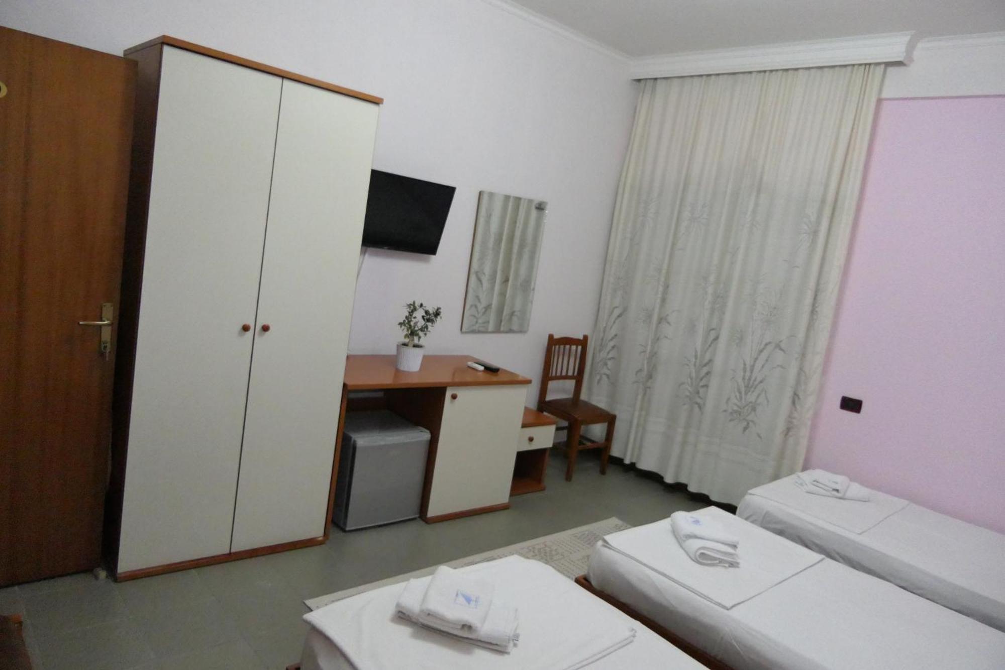 Vlorë Hotel Edland מראה חיצוני תמונה