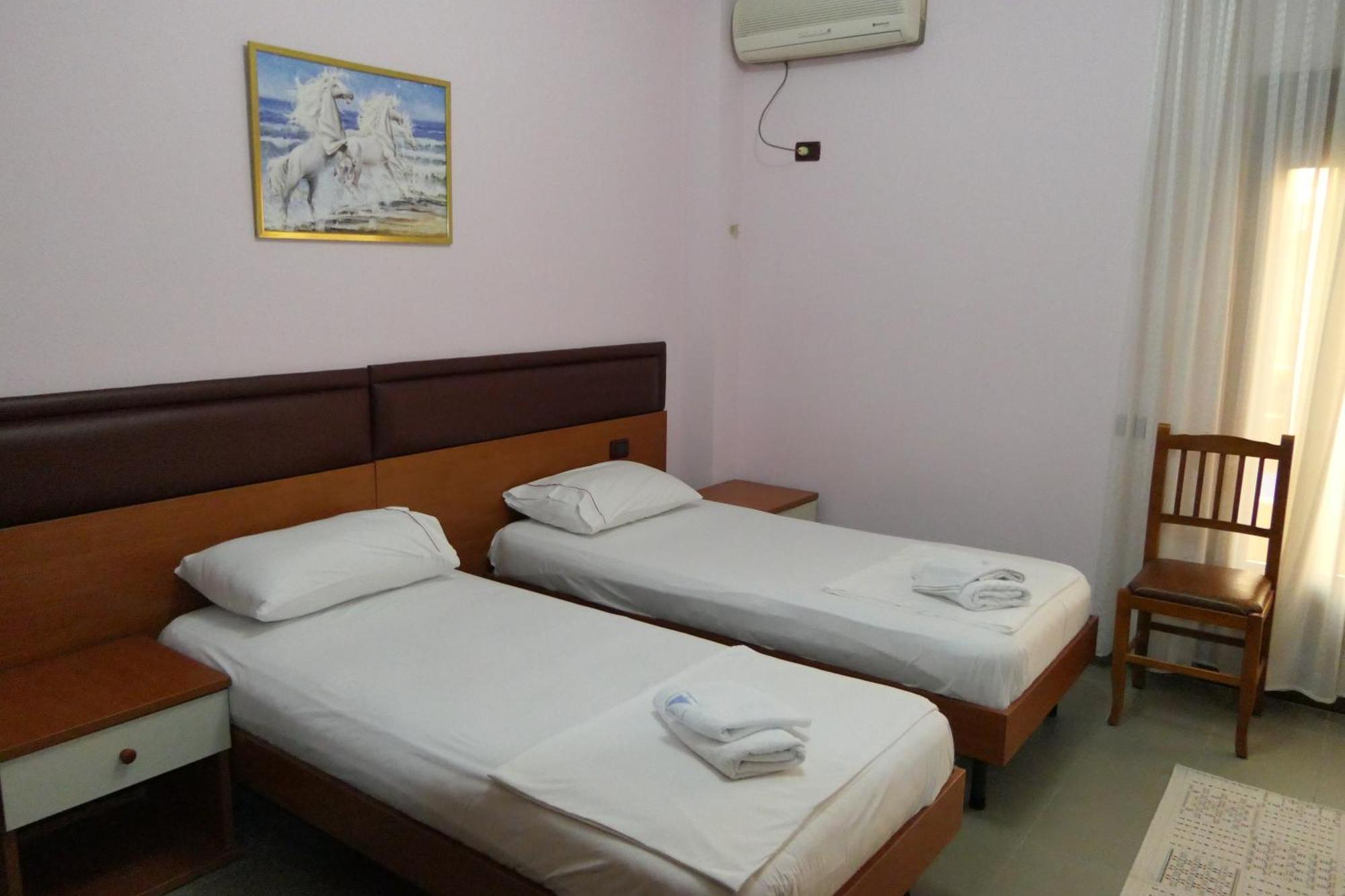 Vlorë Hotel Edland מראה חיצוני תמונה
