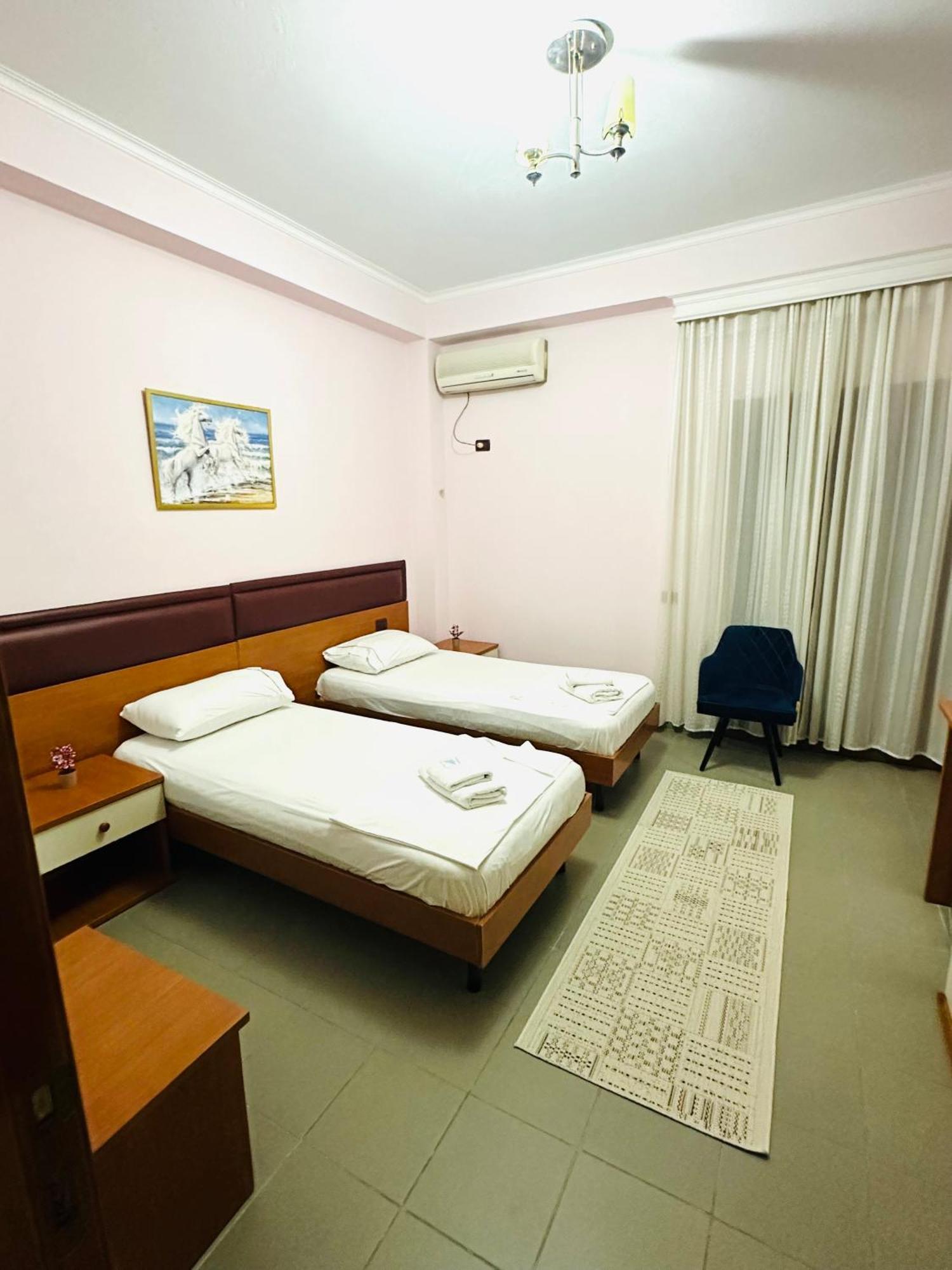 Vlorë Hotel Edland מראה חיצוני תמונה